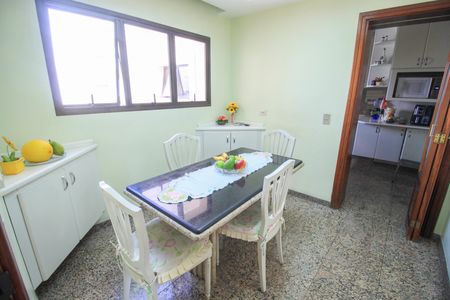 Apartamento à venda com 309m², 3 quartos e 4 vagas Apartamento à venda com 309m², 3 quartos e 4 vagasCozinha