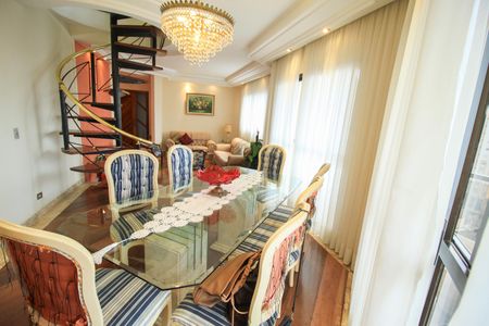 Apartamento à venda com 309m², 3 quartos e 4 vagas Apartamento à venda com 309m², 3 quartos e 4 vagasSala