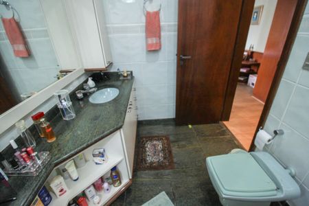 Apartamento à venda com 309m², 3 quartos e 4 vagas Apartamento à venda com 309m², 3 quartos e 4 vagasBanheiro Suíte 1