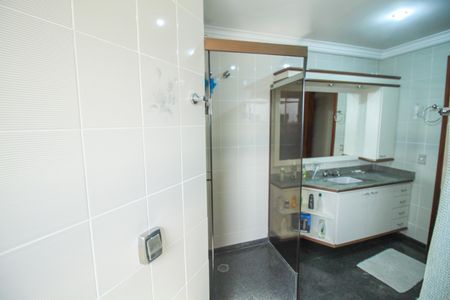 Apartamento à venda com 309m², 3 quartos e 4 vagas Apartamento à venda com 309m², 3 quartos e 4 vagas Banheiro Suíte 3