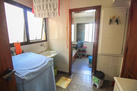 Apartamento à venda com 309m², 3 quartos e 4 vagas Apartamento à venda com 309m², 3 quartos e 4 vagasÁrea de Serviço