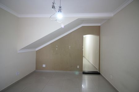 Casa à venda com 150m², 2 quartos e 2 vagasSala