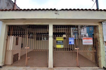 Casa à venda com 150m², 2 quartos e 2 vagasFachada