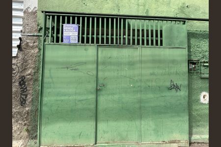 Casa à venda com 299m², 4 quartos e 4 vagasFachada e plaquinha KRZR-955