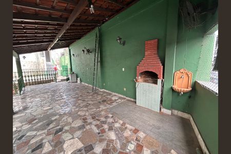 Casa à venda com 299m², 4 quartos e 4 vagasChurrasqueira