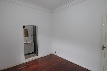 Casa à venda com 299m², 4 quartos e 4 vagasSuíte 1