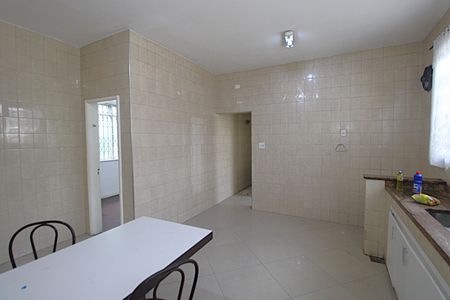 Casa à venda com 299m², 4 quartos e 4 vagasCozinha