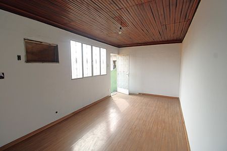 Casa à venda com 299m², 4 quartos e 4 vagasSuíte 2