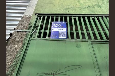 Casa à venda com 299m², 4 quartos e 4 vagasFachada e plaquinha KRZR-955