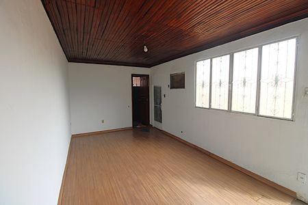Casa à venda com 299m², 4 quartos e 4 vagasSuíte 2
