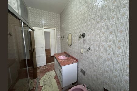 Casa à venda com 299m², 4 quartos e 4 vagasBanheiro Social