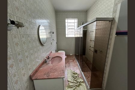 Casa à venda com 299m², 4 quartos e 4 vagasBanheiro Social