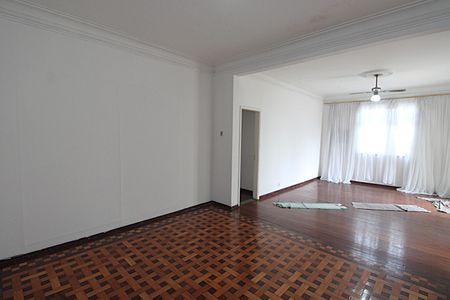 Casa à venda com 299m², 4 quartos e 4 vagasSala 1