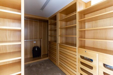 Apartamento à venda com 380m², 3 quartos e 3 vagasCloset da Suíte 1