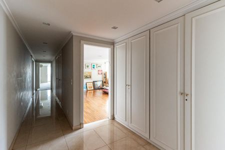 Apartamento à venda com 380m², 3 quartos e 3 vagasCorredor