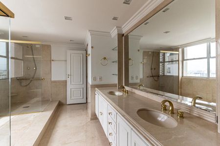 Apartamento à venda com 380m², 3 quartos e 3 vagasBanheiro da Suíte 1