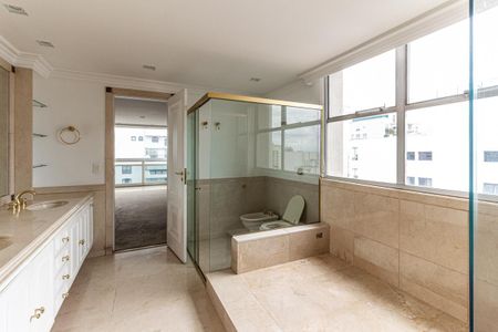 Apartamento à venda com 380m², 3 quartos e 3 vagasBanheiro da Suíte 1