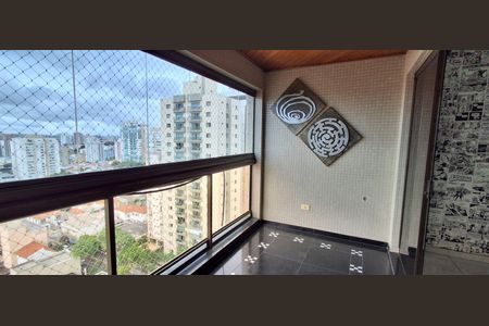 Apartamento à venda com 184m², 4 quartos e 3 vagasVaranda