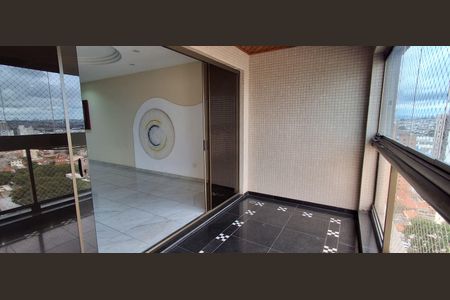 Apartamento à venda com 184m², 4 quartos e 3 vagasVaranda