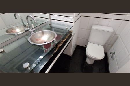 Apartamento à venda com 184m², 4 quartos e 3 vagasBanheiro Social