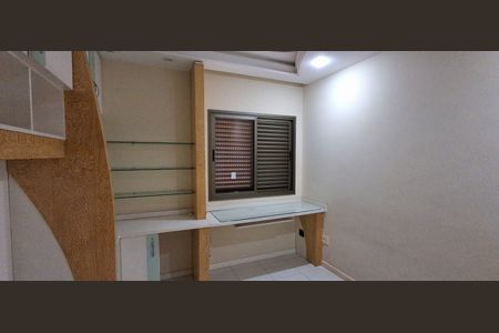 Apartamento à venda com 184m², 4 quartos e 3 vagasQuarto