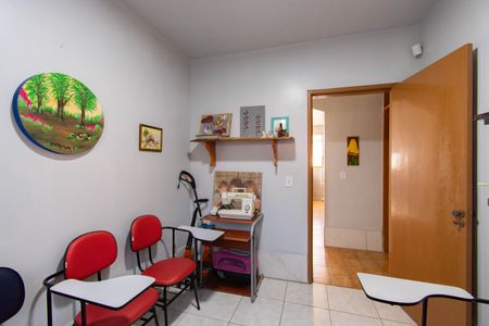 Casa à venda com 240m², 4 quartos e 4 vagas Casa à venda com 240m², 4 quartos e 4 vagasQuarto 3