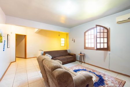 Casa à venda com 240m², 4 quartos e 4 vagas Casa à venda com 240m², 4 quartos e 4 vagasSala