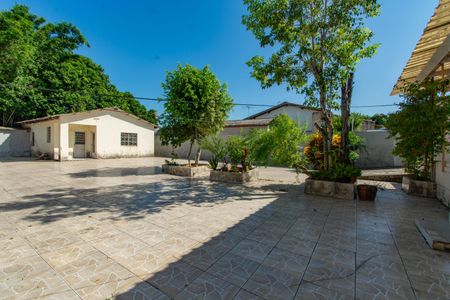 Casa à venda com 240m², 4 quartos e 4 vagas Casa à venda com 240m², 4 quartos e 4 vagasQuintal