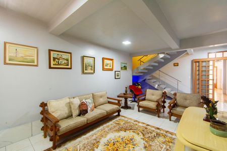 Casa à venda com 240m², 4 quartos e 4 vagas Casa à venda com 240m², 4 quartos e 4 vagasSala