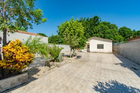 Casa à venda com 240m², 4 quartos e 4 vagas Casa à venda com 240m², 4 quartos e 4 vagasQuintal