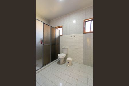 Casa à venda com 240m², 4 quartos e 4 vagas Casa à venda com 240m², 4 quartos e 4 vagasBanheiro da Suíte