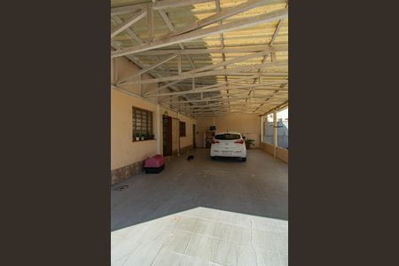 Casa à venda com 240m², 4 quartos e 4 vagas Casa à venda com 240m², 4 quartos e 4 vagasQuintal