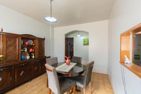 Casa à venda com 240m², 4 quartos e 4 vagas Casa à venda com 240m², 4 quartos e 4 vagasCopa