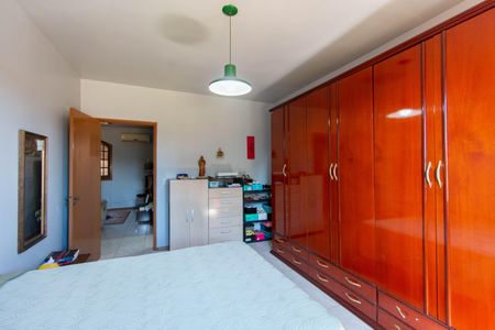 Casa à venda com 240m², 4 quartos e 4 vagas Casa à venda com 240m², 4 quartos e 4 vagasQuarto 2