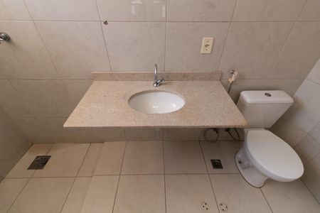 Casa à venda com 400m², 5 quartos e 8 vagasBANHEIRO SOCIAL 1