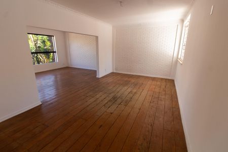 Casa à venda com 400m², 5 quartos e 8 vagasSALA