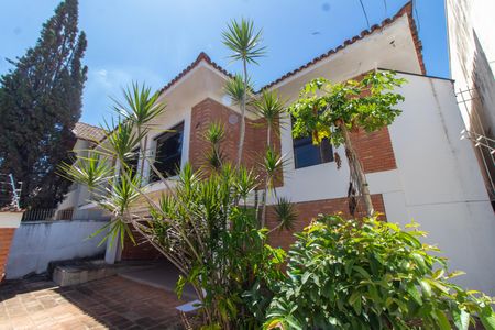 Casa à venda com 400m², 5 quartos e 8 vagasÁREA EXTERNA FRENTE
