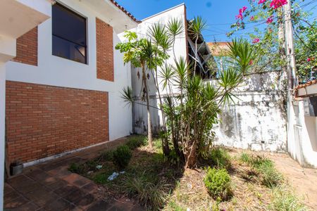 Casa à venda com 400m², 5 quartos e 8 vagasÁREA EXTERNA FRENTE