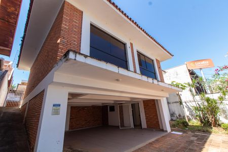 Casa à venda com 400m², 5 quartos e 8 vagasÁREA EXTERNA FRENTE
