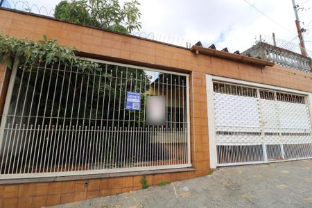 Casa à venda com 250m², 4 quartos e 2 vagasFachada