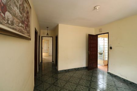 Casa à venda com 250m², 4 quartos e 2 vagasSala