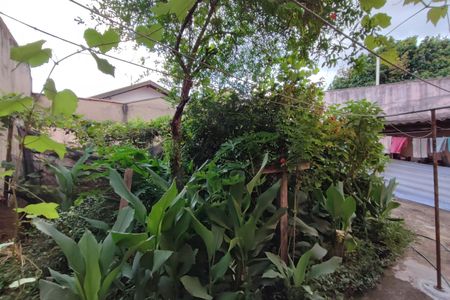 Casa à venda com 204m², 4 quartos e 6 vagas Casa à venda com 204m², 4 quartos e 6 vagasQuintal - Jardim