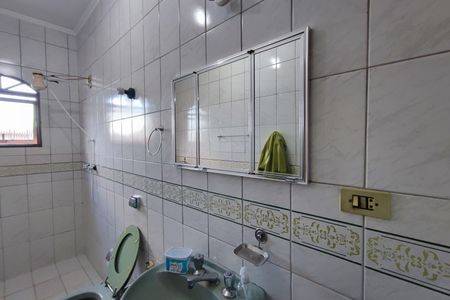 Casa à venda com 204m², 4 quartos e 6 vagas Casa à venda com 204m², 4 quartos e 6 vagasBanheiro Suíte