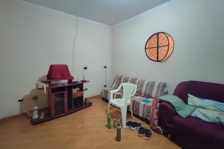 Casa à venda com 204m², 4 quartos e 6 vagas Casa à venda com 204m², 4 quartos e 6 vagasSala de TV