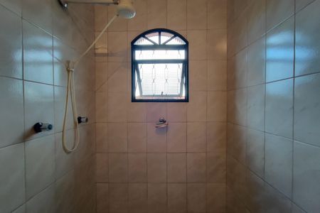 Casa à venda com 204m², 4 quartos e 6 vagas Casa à venda com 204m², 4 quartos e 6 vagasBanheiro Social