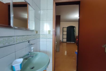 Casa à venda com 204m², 4 quartos e 6 vagas Casa à venda com 204m², 4 quartos e 6 vagasBanheiro Suíte