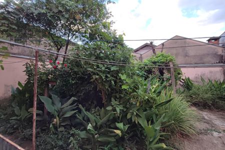 Casa à venda com 204m², 4 quartos e 6 vagas Casa à venda com 204m², 4 quartos e 6 vagasQuintal - Jardim