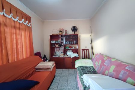 Casa à venda com 204m², 4 quartos e 6 vagas Casa à venda com 204m², 4 quartos e 6 vagasSala de Estar