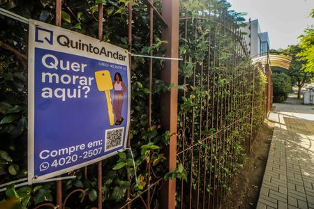 Apartamento à venda com 530m², 5 quartos e 2 vagas Apartamento à venda com 530m², 5 quartos e 2 vagasPlaquinha