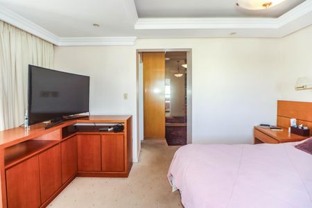 Apartamento à venda com 530m², 5 quartos e 2 vagas Apartamento à venda com 530m², 5 quartos e 2 vagasSuíte 2